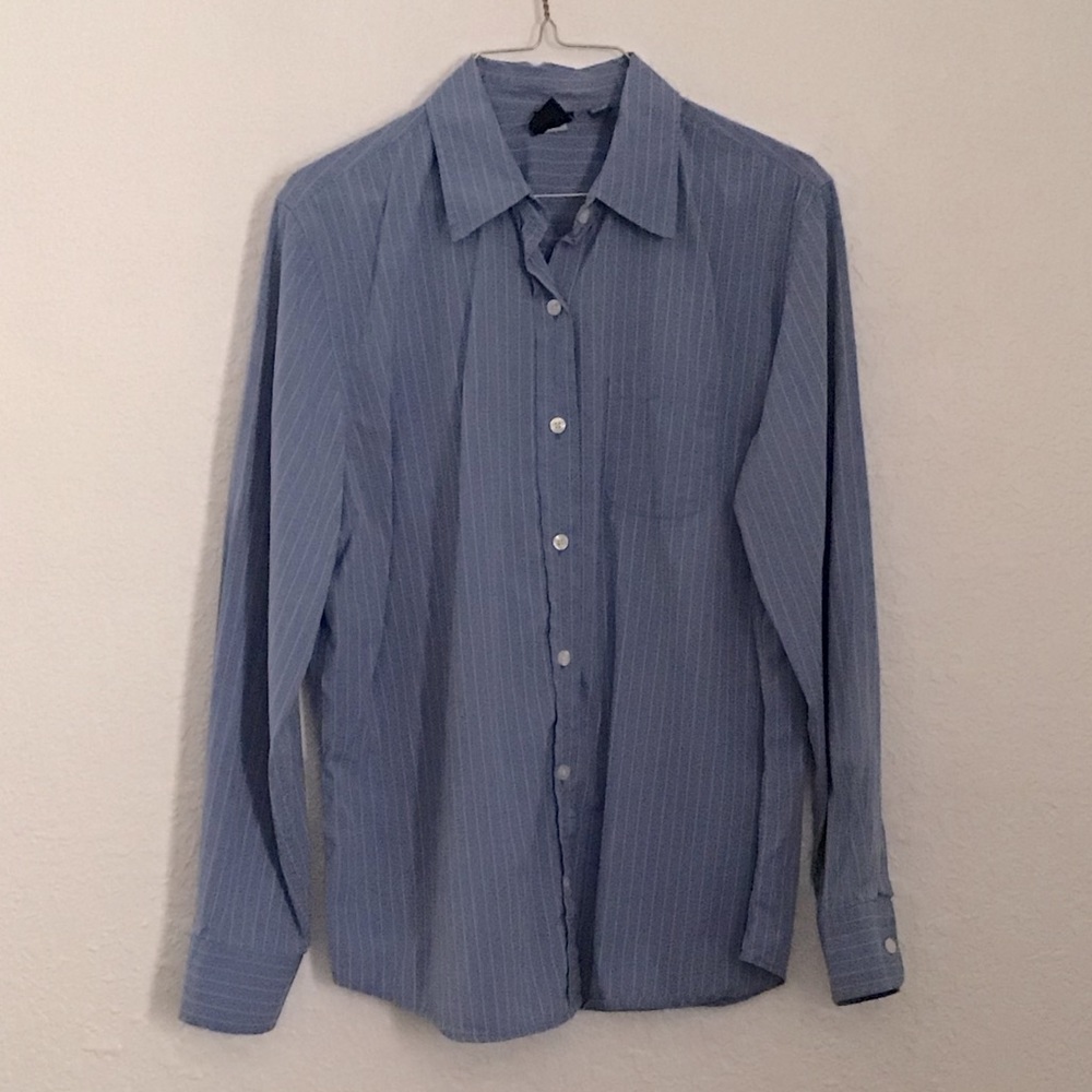 GAP woman shirt